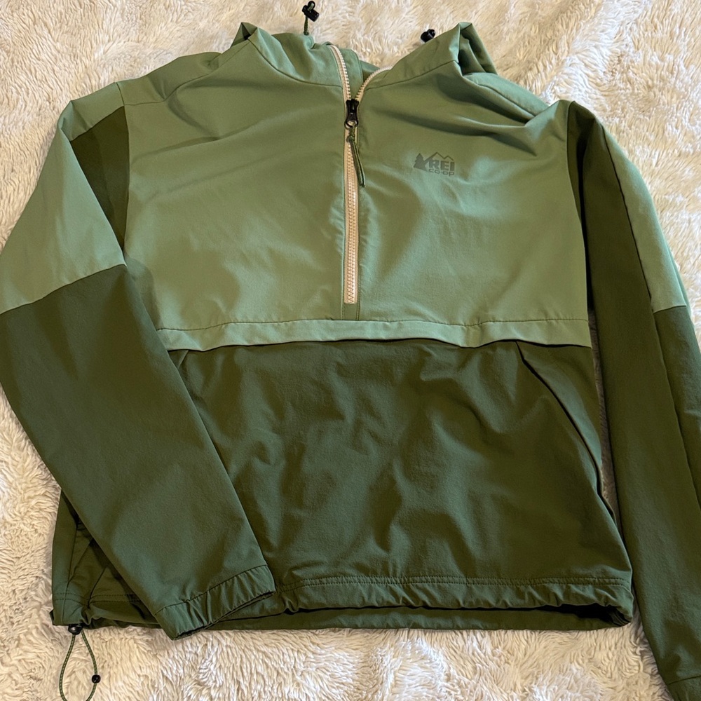 REI Two-Tone Green Half-Zip Jacket